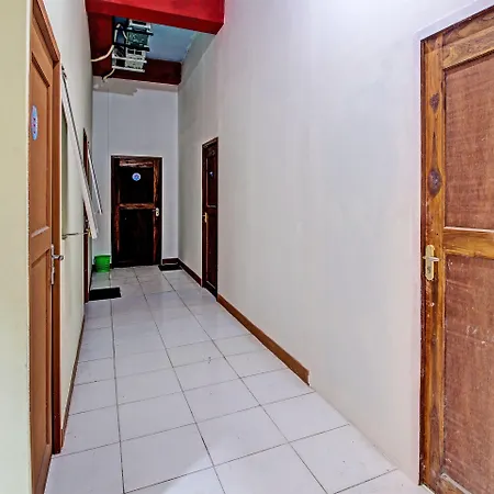 Capital O 91690 Moza Guest House-3